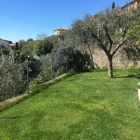 Garden דירה